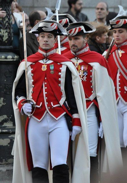 则延续传统, 海军蓝配色, 础上更显精