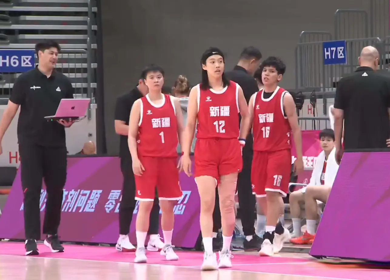 img, div, 新疆队则是